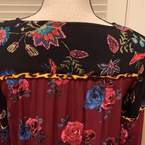 63. The Cutest Tunic Ever!!!  Caleaas Multi Media Tunic in Black Multi - Picture 11 of 16